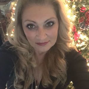 Meet your Posher, Deb